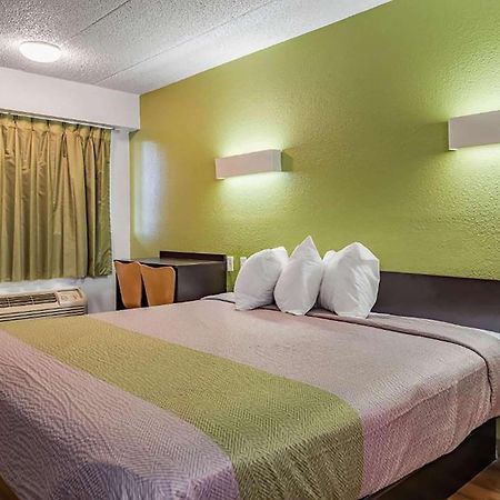 Days Inn By Wyndham Cincinnati I-71 Silverton Extérieur photo