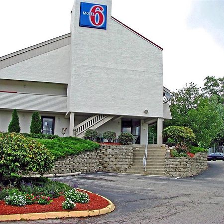 Days Inn By Wyndham Cincinnati I-71 Silverton Extérieur photo