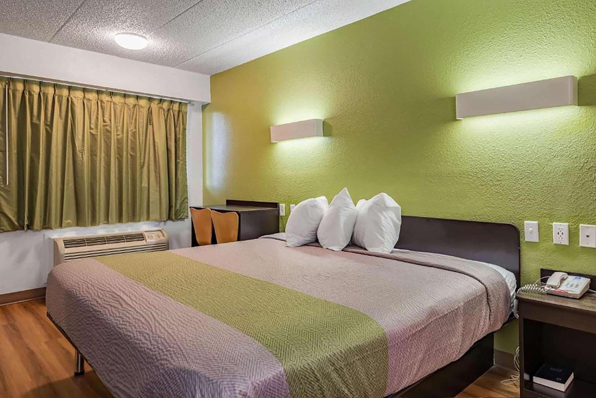 Days Inn By Wyndham Cincinnati I-71 Silverton Extérieur photo