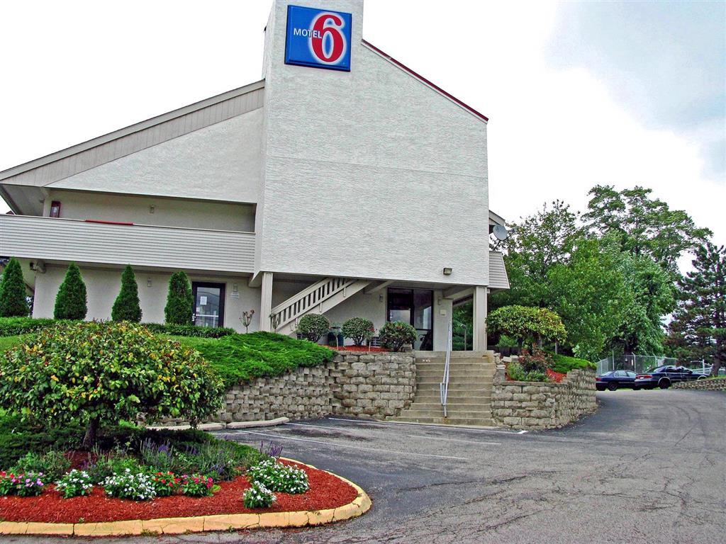 Days Inn By Wyndham Cincinnati I-71 Silverton Extérieur photo