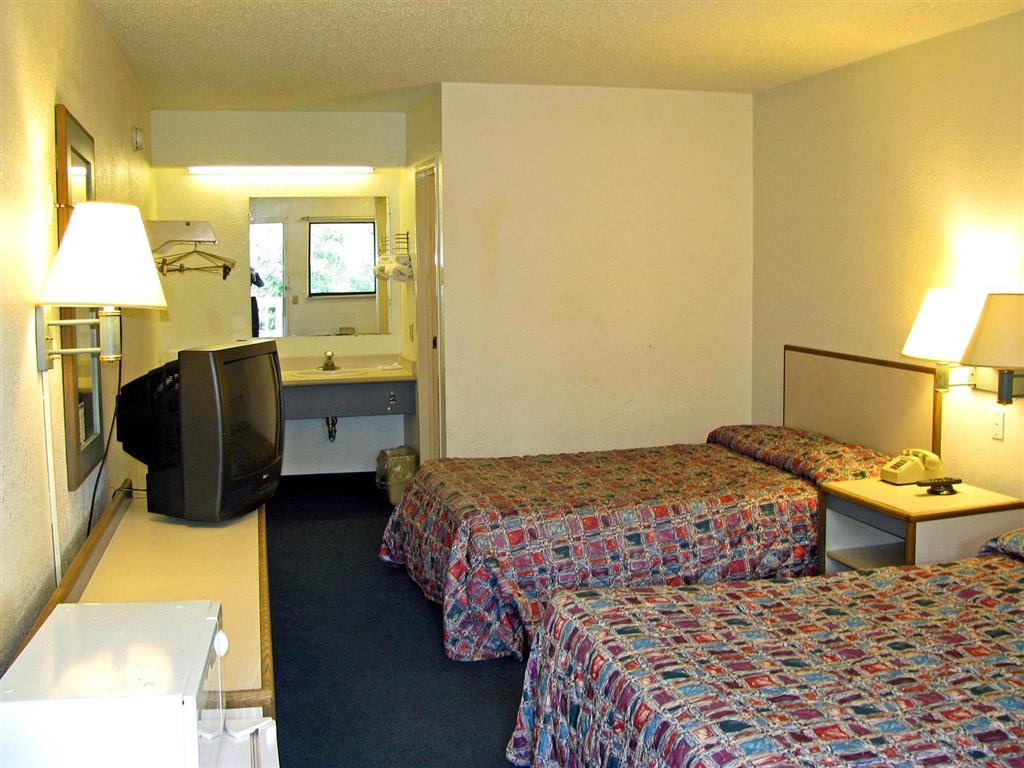Days Inn By Wyndham Cincinnati I-71 Silverton Chambre photo